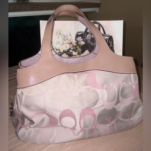 Coach Signature Monogram Blush and Beige Shoulder Bag - Picture 4 of 16